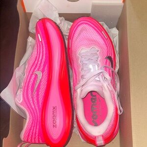 Nike Vomero Plus Running Shoes